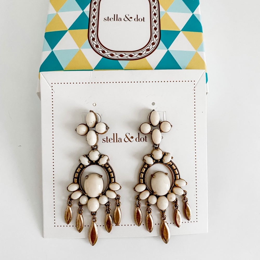 Stella & Dot Havana Chandelier Earrings cream and gold stone - Picture 5 of 10